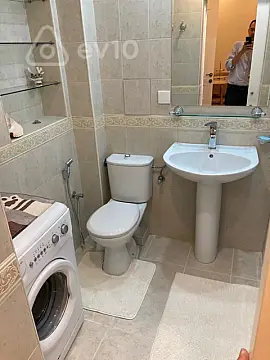 Kirayə verilir 2 otaqlı köhnə tikili 90 m²