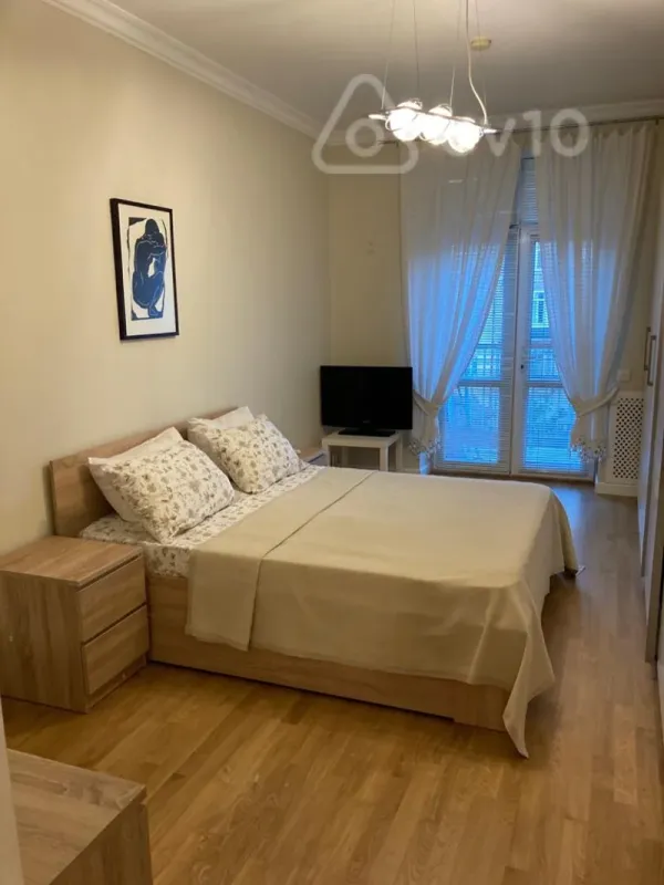 Kirayə verilir 2 otaqlı köhnə tikili 90 m²