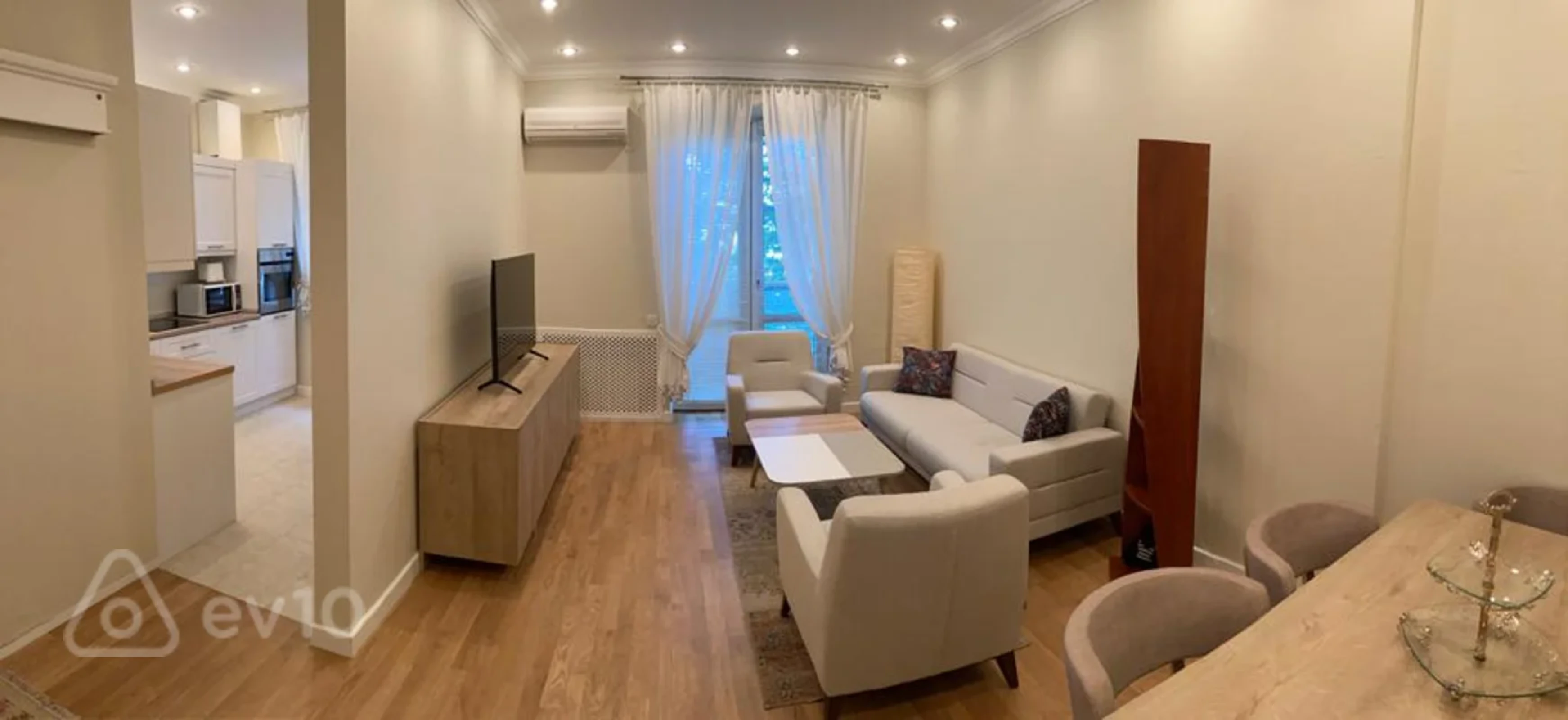 Kirayə verilir 2 otaqlı köhnə tikili 90 m²