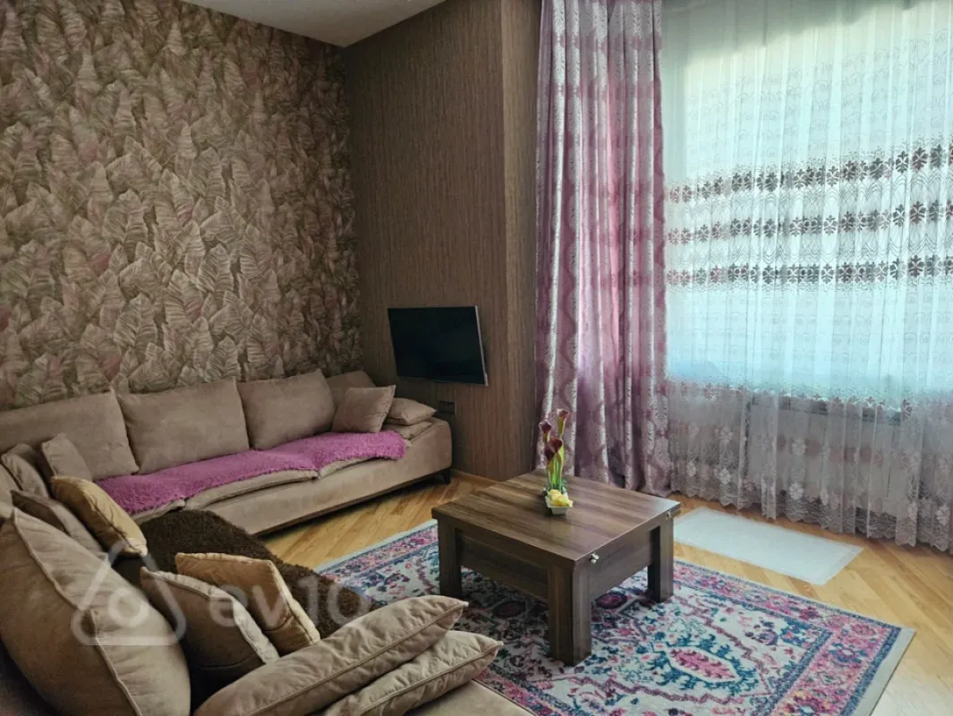 Satılır 5 otaqlı həyət evi 169 m²