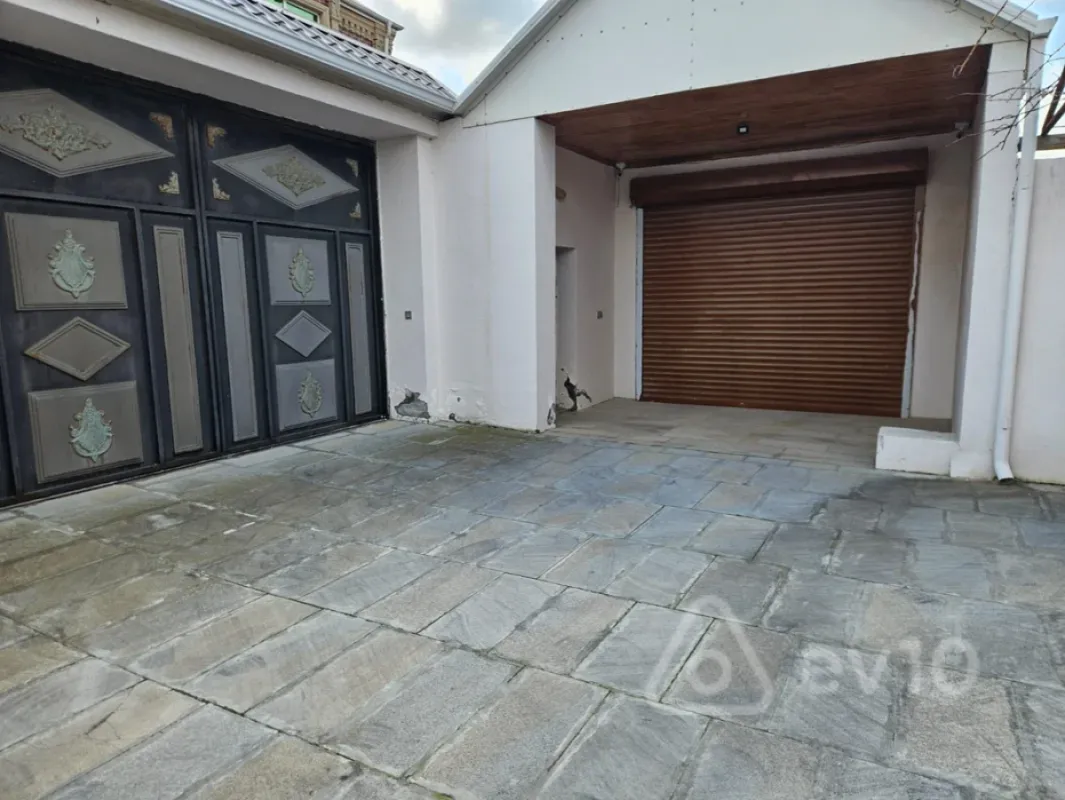Satılır 5 otaqlı həyət evi 169 m²