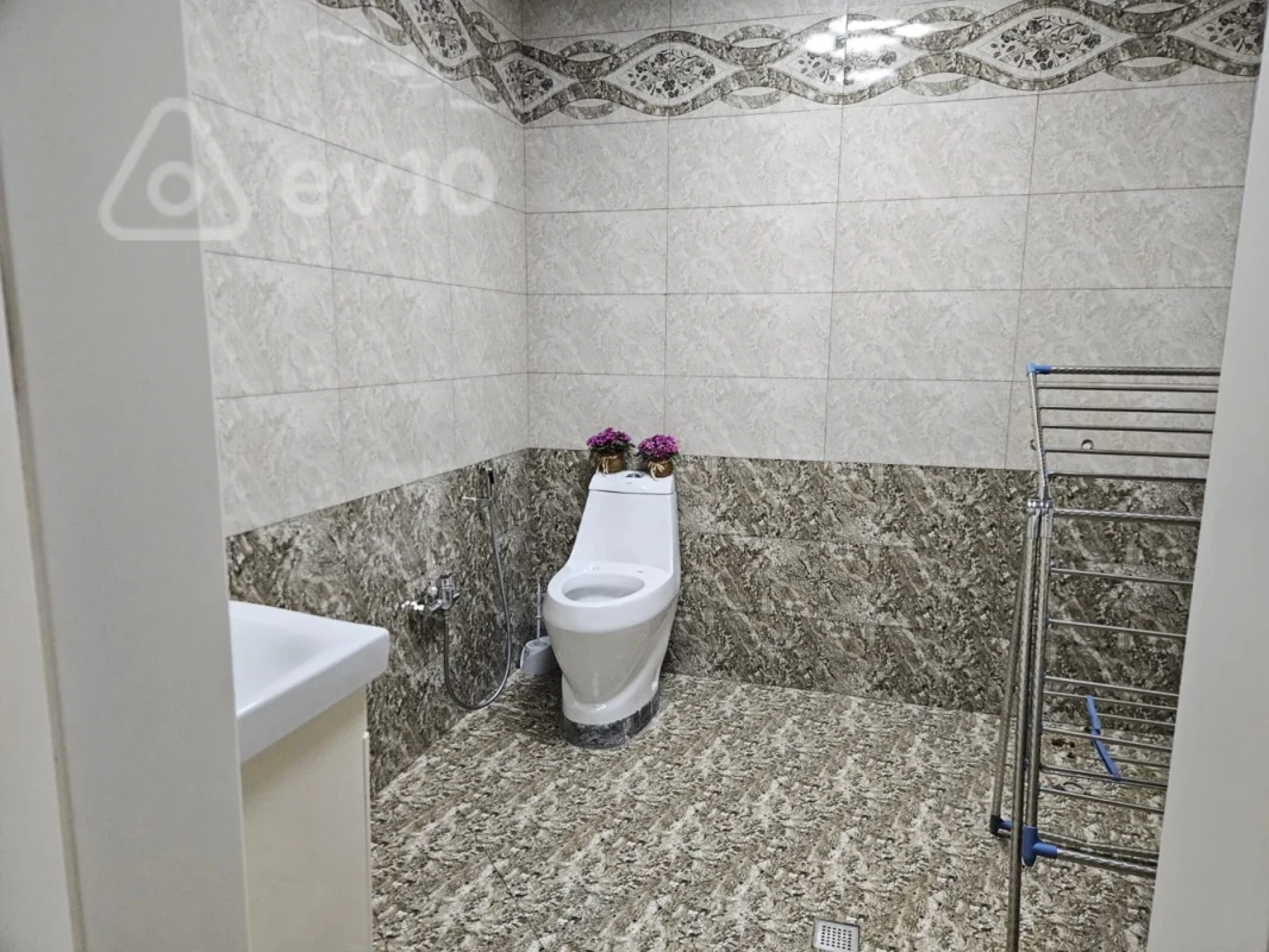 Satılır 5 otaqlı həyət evi 169 m²