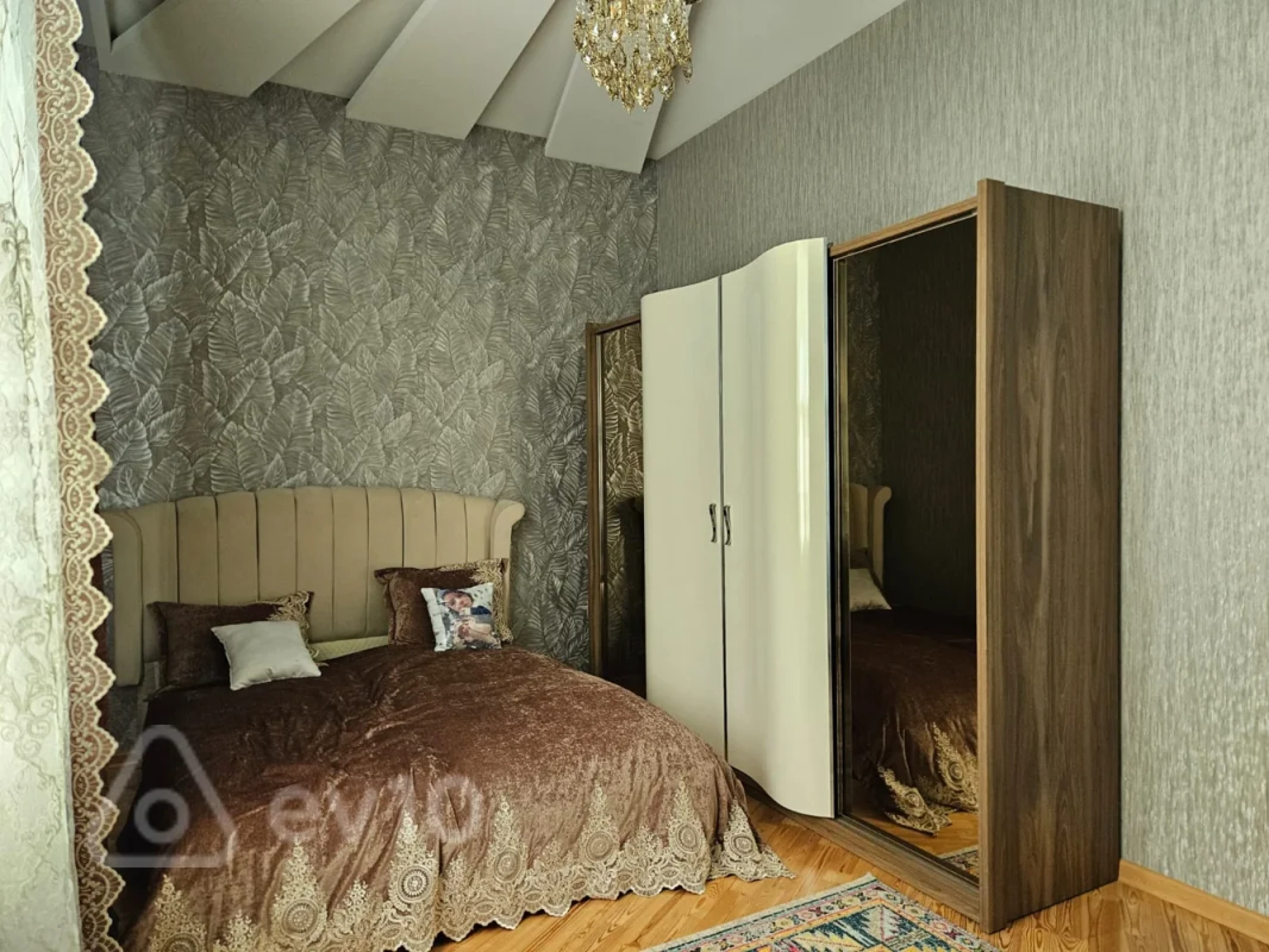Satılır 5 otaqlı həyət evi 169 m²