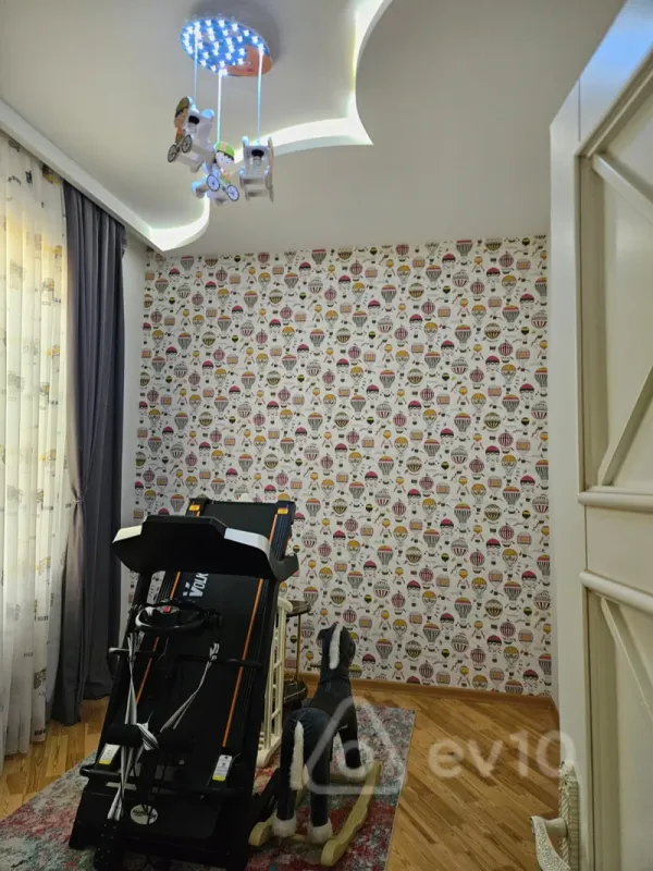 Satılır 5 otaqlı həyət evi 169 m²