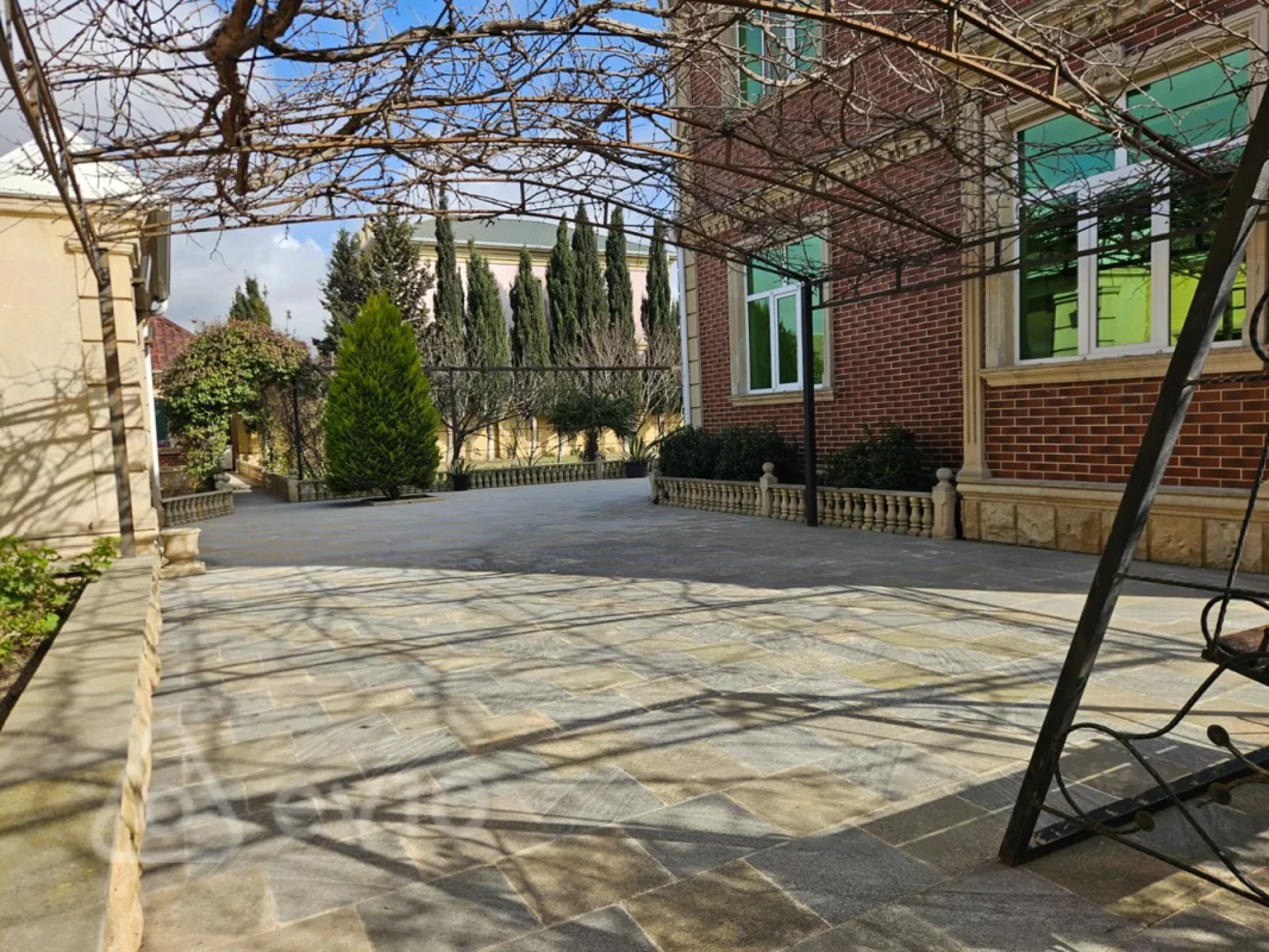 Satılır 5 otaqlı həyət evi 169 m²