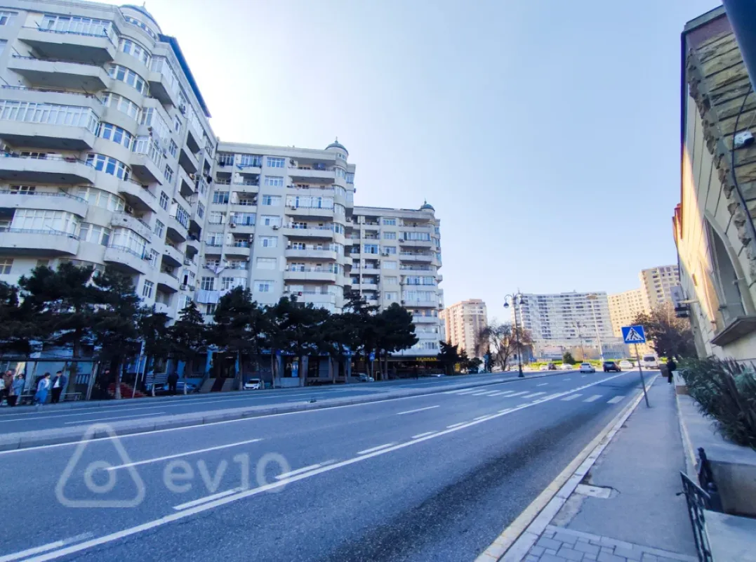 Kirayə verilir 3 otaqlı yeni tikili 120 m²