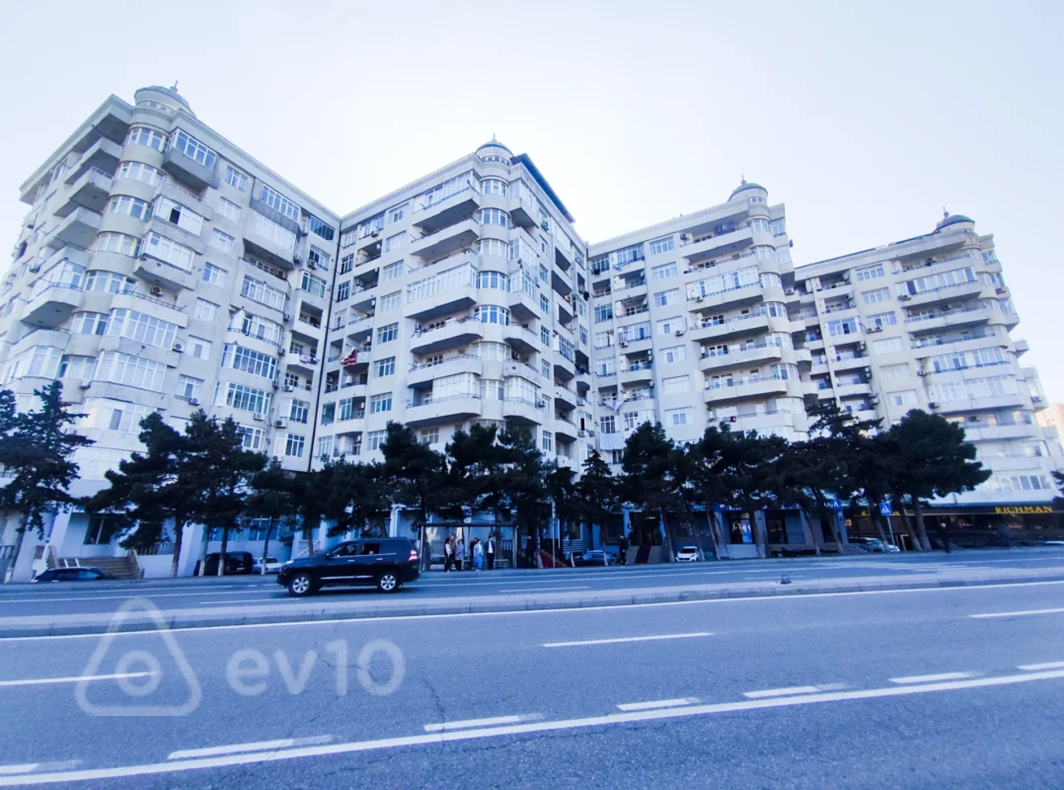 Kirayə verilir 3 otaqlı yeni tikili 120 m²