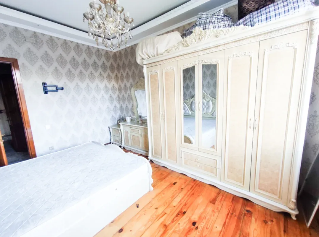 Kirayə verilir 3 otaqlı yeni tikili 120 m²
