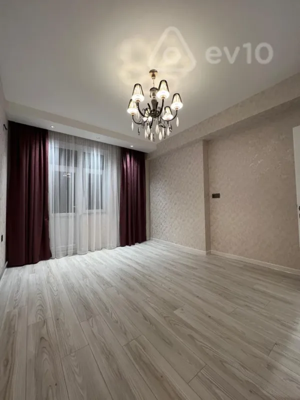 Satılır 3 otaqlı yeni tikili 82 m²
