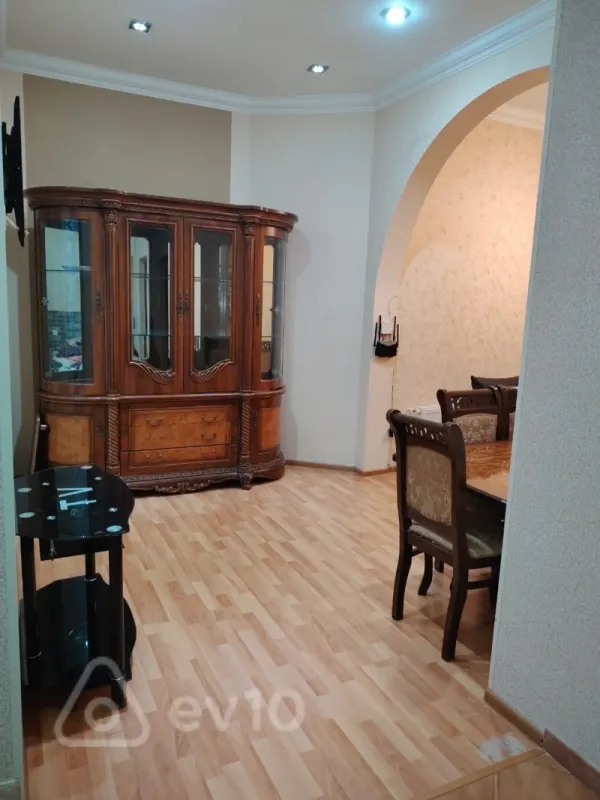 Kirayə verilir 2 otaqlı həyət evi 65 m²