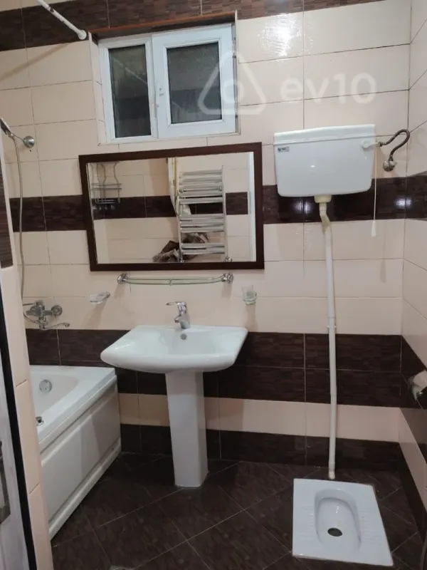 Kirayə verilir 2 otaqlı həyət evi 65 m²