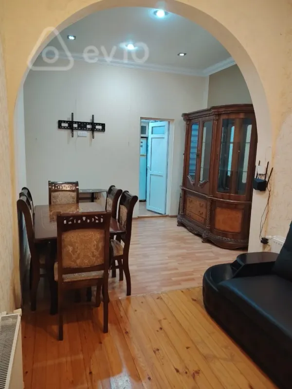 Kirayə verilir 2 otaqlı həyət evi 65 m²