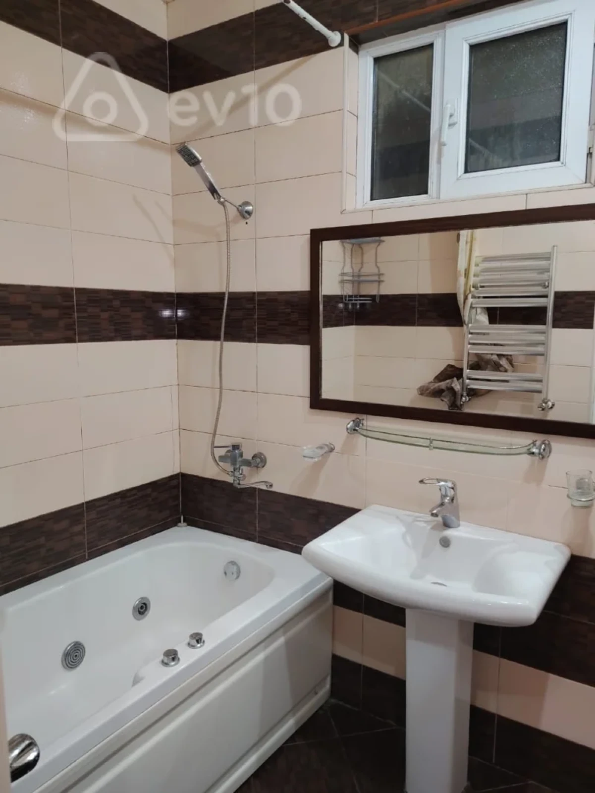 Kirayə verilir 2 otaqlı həyət evi 65 m²
