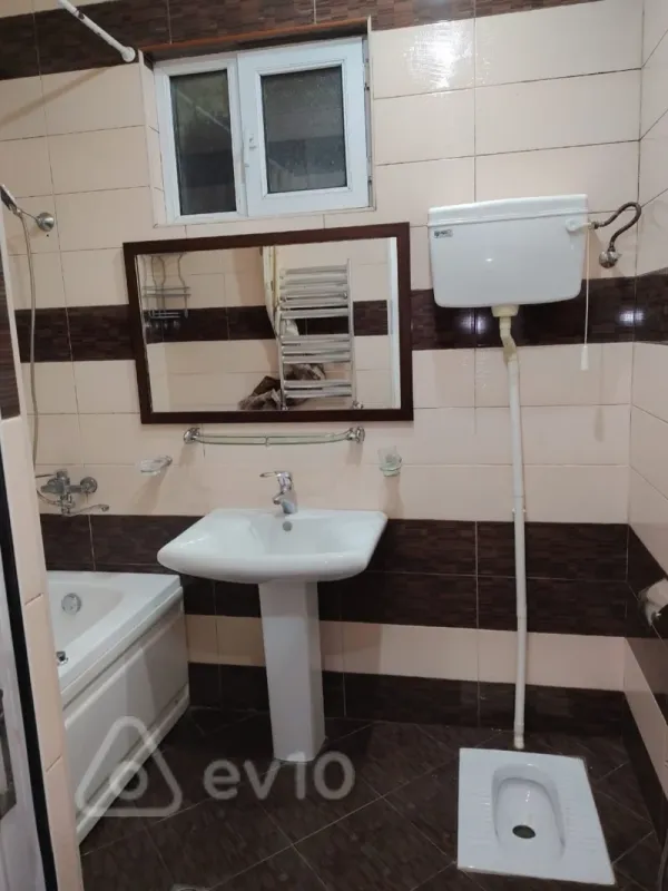Kirayə verilir 2 otaqlı həyət evi 65 m²