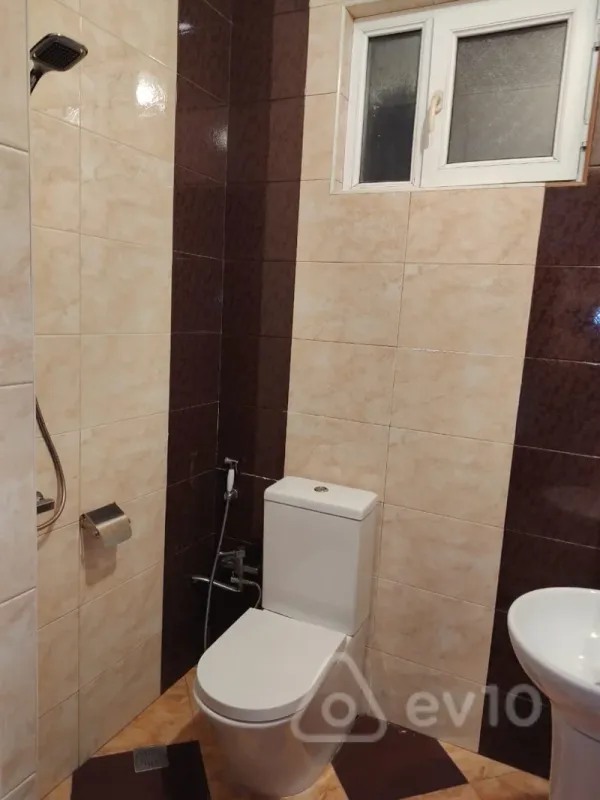 Kirayə verilir 2 otaqlı həyət evi 65 m²
