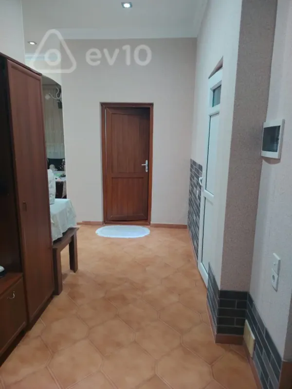 Kirayə verilir 2 otaqlı həyət evi 65 m²