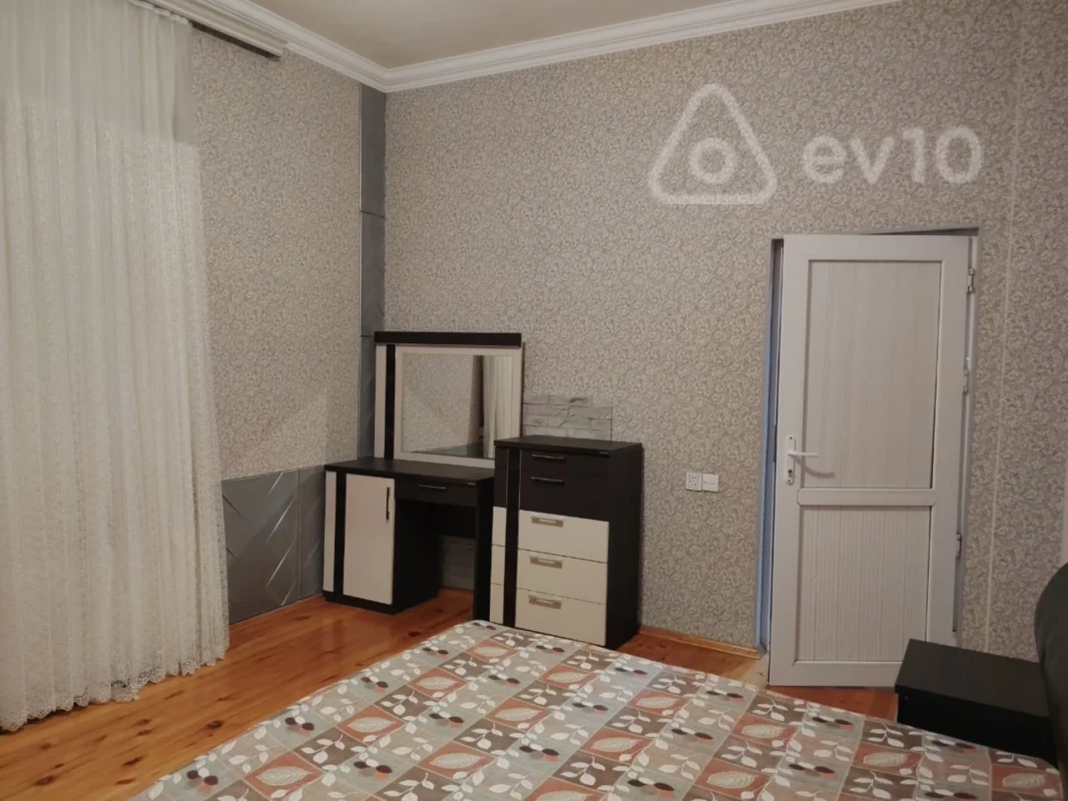 Kirayə verilir 2 otaqlı həyət evi 65 m²