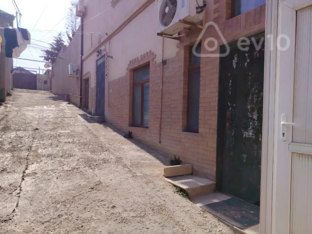 Kirayə verilir 2 otaqlı həyət evi 65 m²