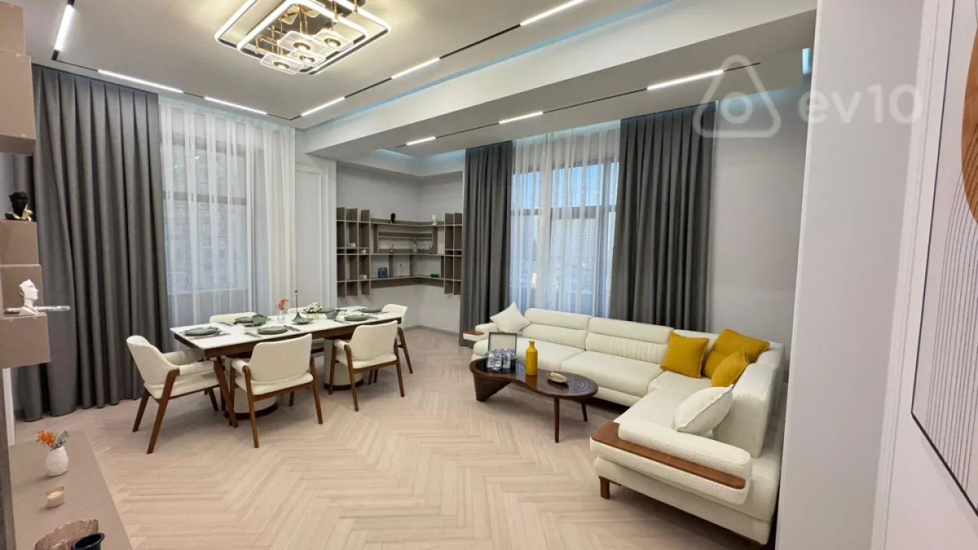 Satılır 3 otaqlı yeni tikili 125 m²