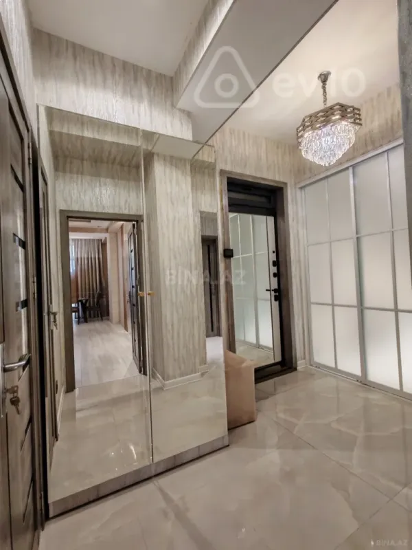 Kirayə verilir 3 otaqlı yeni tikili 130 m²