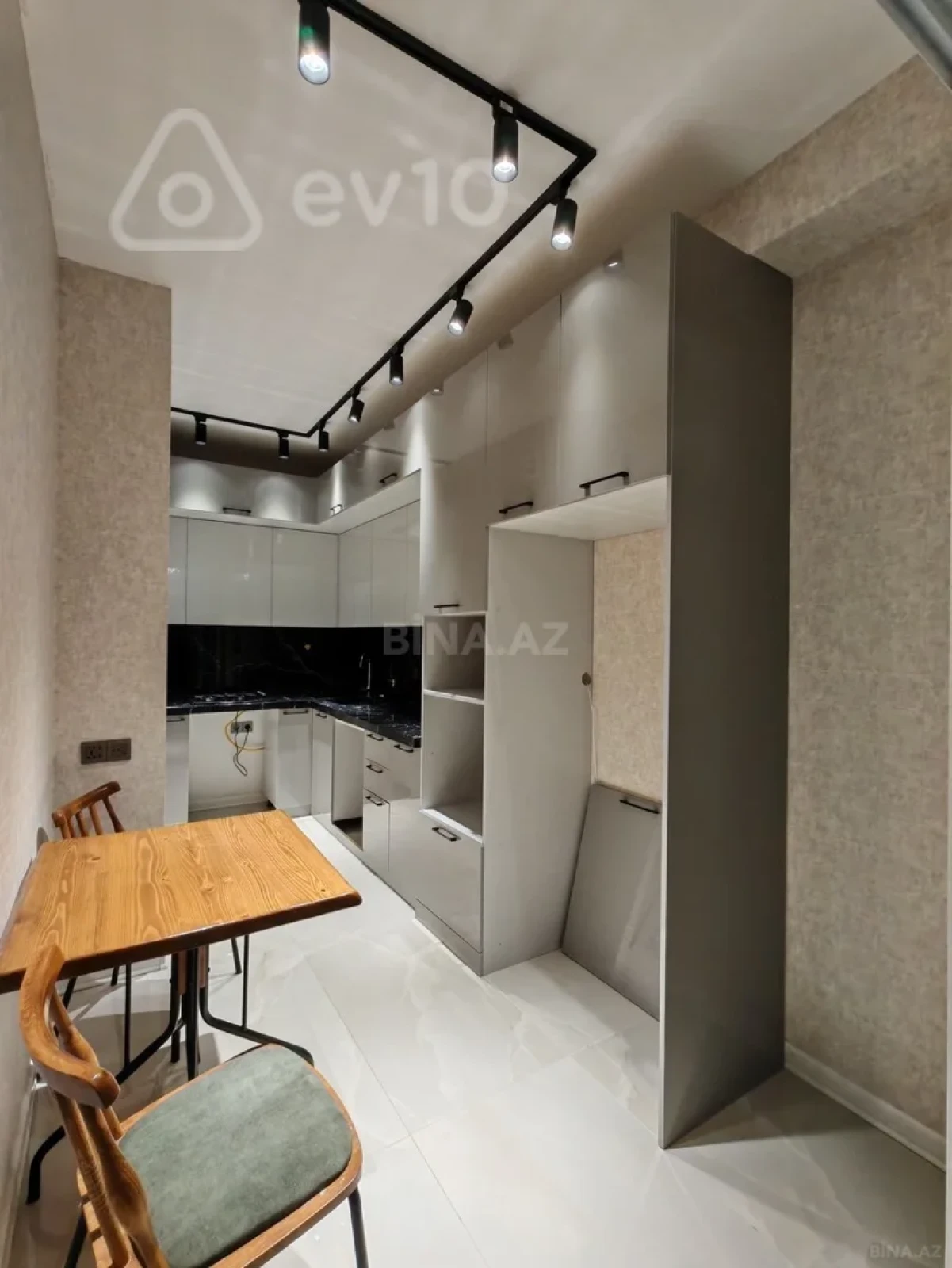 Kirayə verilir 3 otaqlı yeni tikili 130 m²