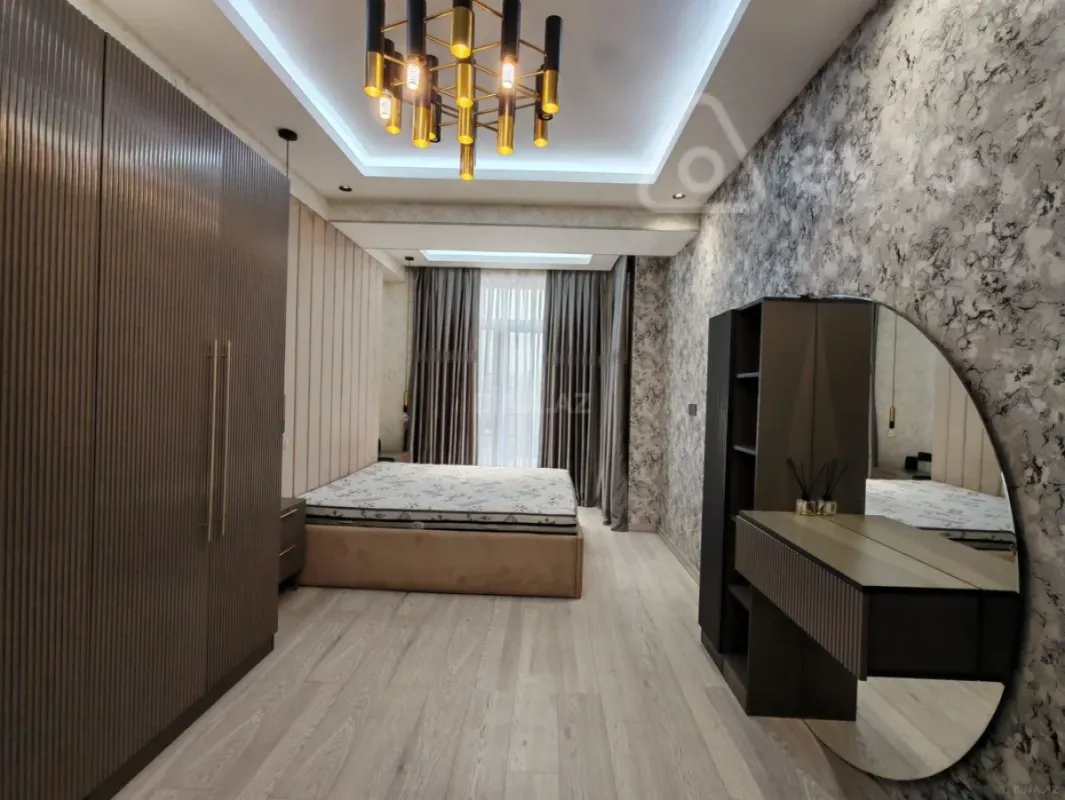 Kirayə verilir 3 otaqlı yeni tikili 130 m²