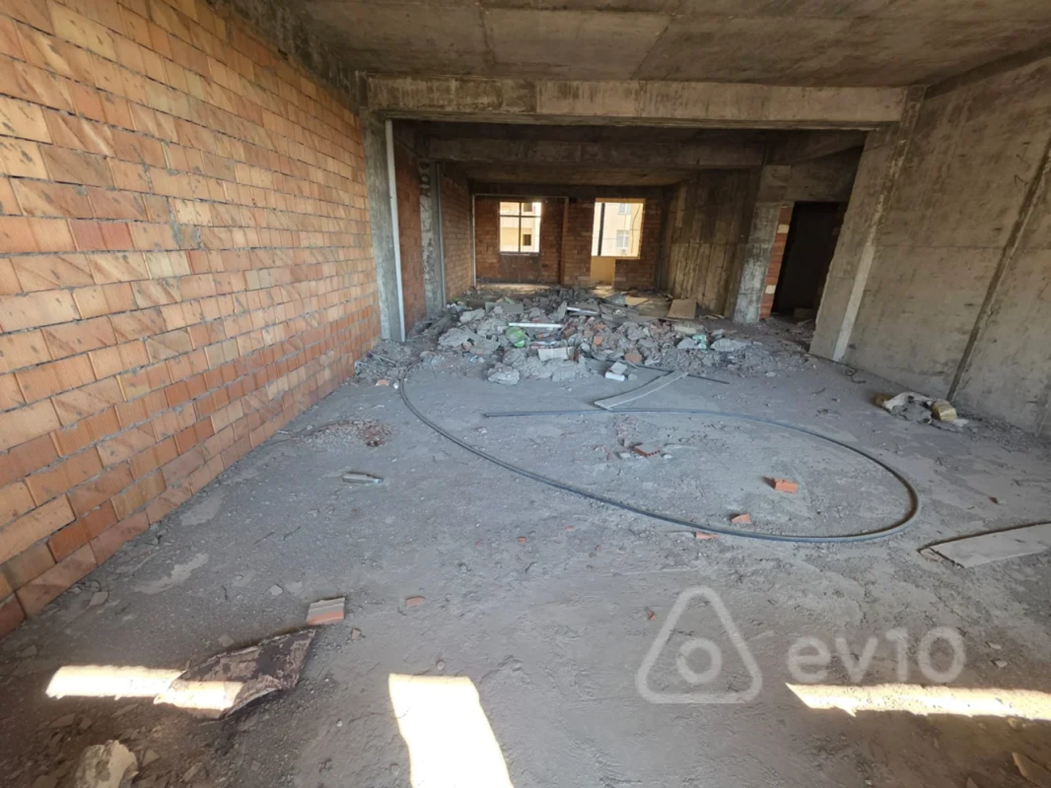 Satılır 3 otaqlı yeni tikili 134 m²