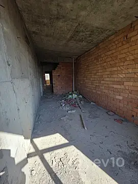 Satılır 3 otaqlı yeni tikili 134 m²