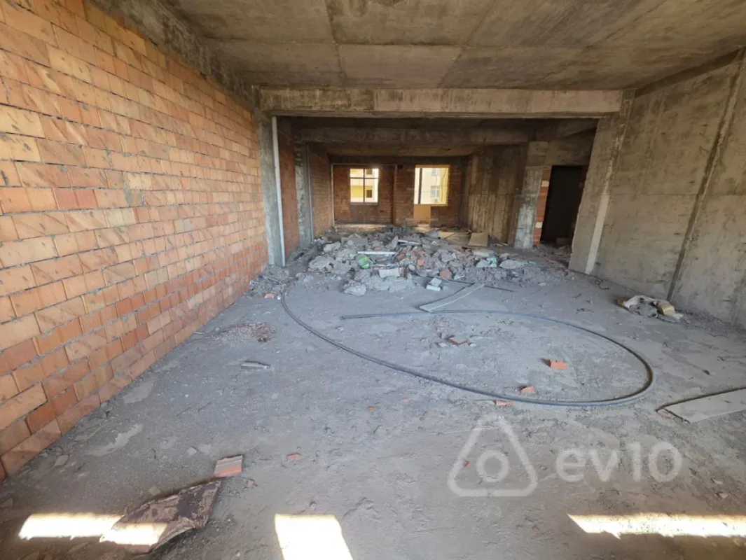 Satılır 3 otaqlı yeni tikili 134 m²