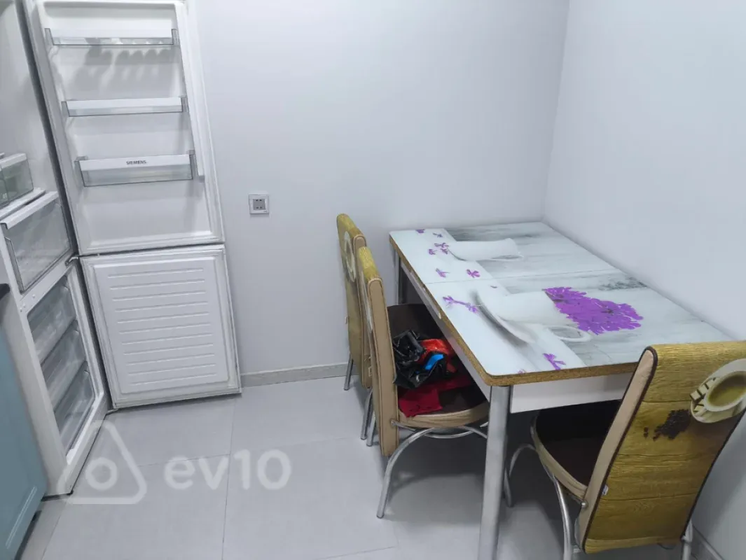 Kirayə verilir 2 otaqlı həyət evi 65 m²