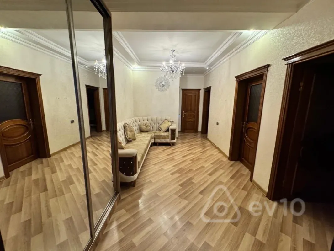Kirayə verilir 3 otaqlı yeni tikili 92 m²