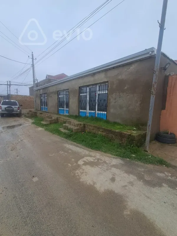 Satılır 3 otaqlı həyət evi 180 m²