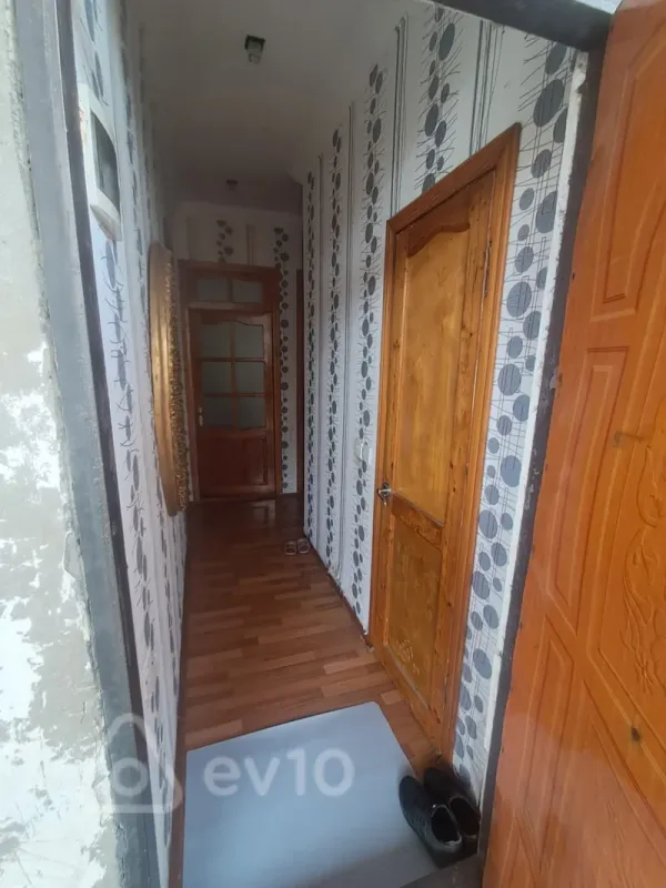 Satılır 3 otaqlı həyət evi 180 m²
