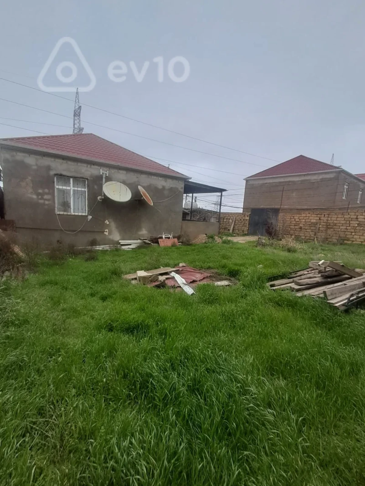 Satılır 3 otaqlı həyət evi 180 m²