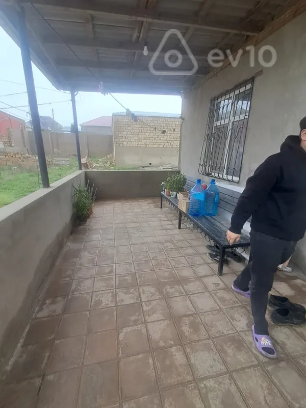 Satılır 3 otaqlı həyət evi 180 m²