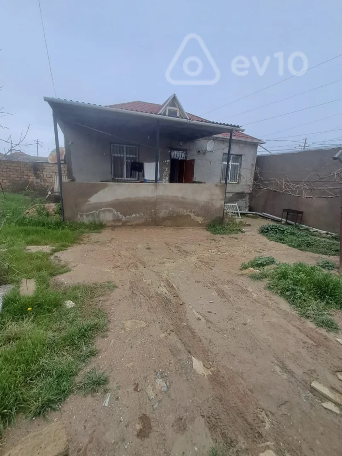 Satılır 3 otaqlı həyət evi 180 m²