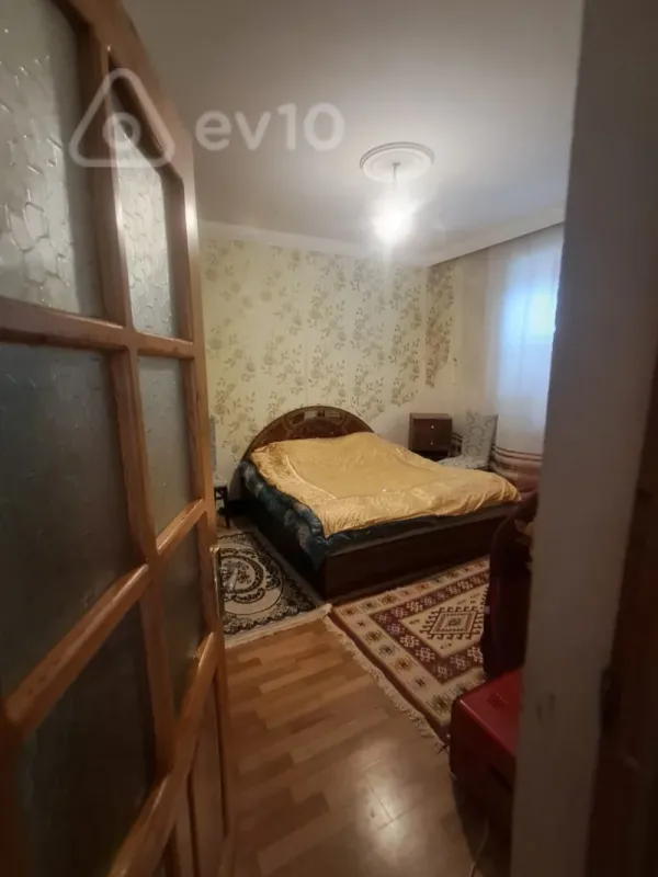 Satılır 3 otaqlı həyət evi 180 m²
