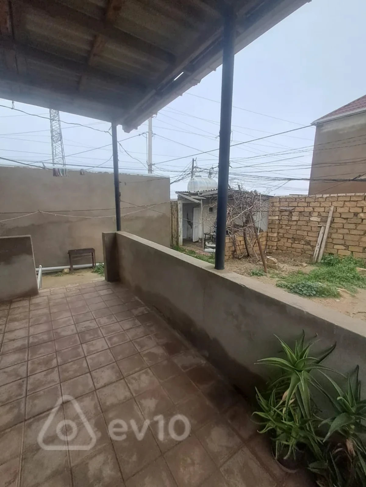 Satılır 3 otaqlı həyət evi 180 m²