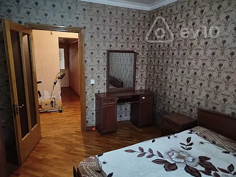 Satılır 2 otaqlı köhnə tikili 64 m²