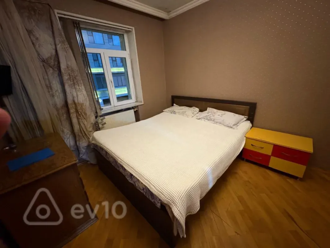 Kirayə verilir 2 otaqlı yeni tikili 65 m²