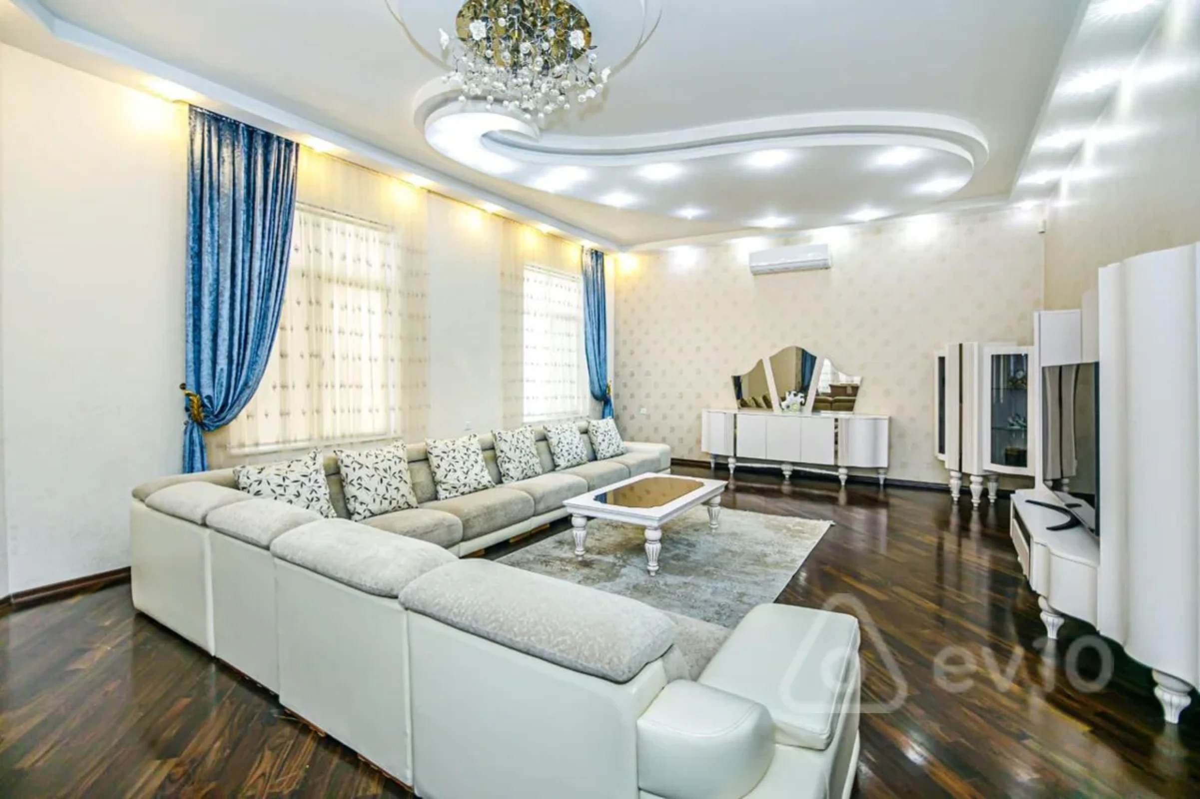 Kirayə verilir 6 otaqlı həyət evi 650 m²