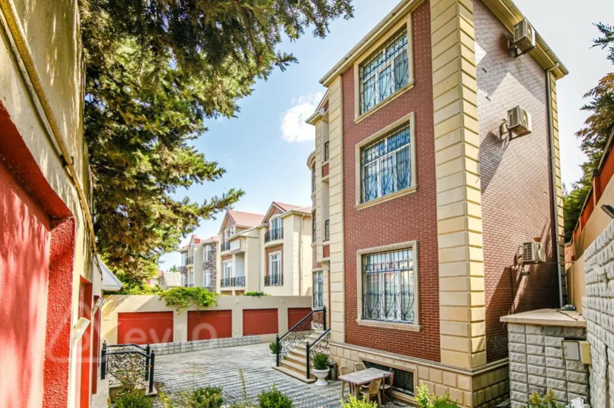 Kirayə verilir 6 otaqlı həyət evi 650 m²