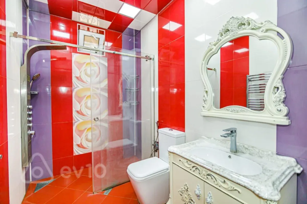 Kirayə verilir 6 otaqlı həyət evi 650 m²