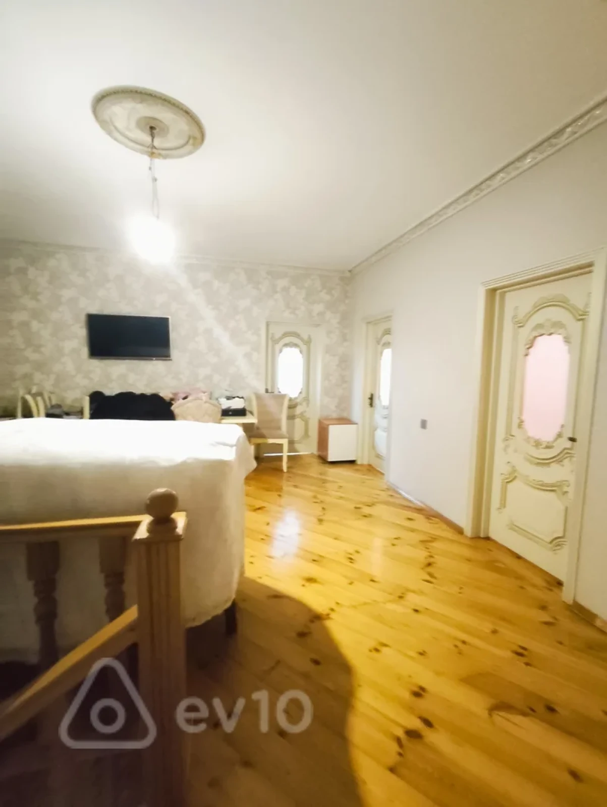 Satılır 5 otaqlı həyət evi 190 m²