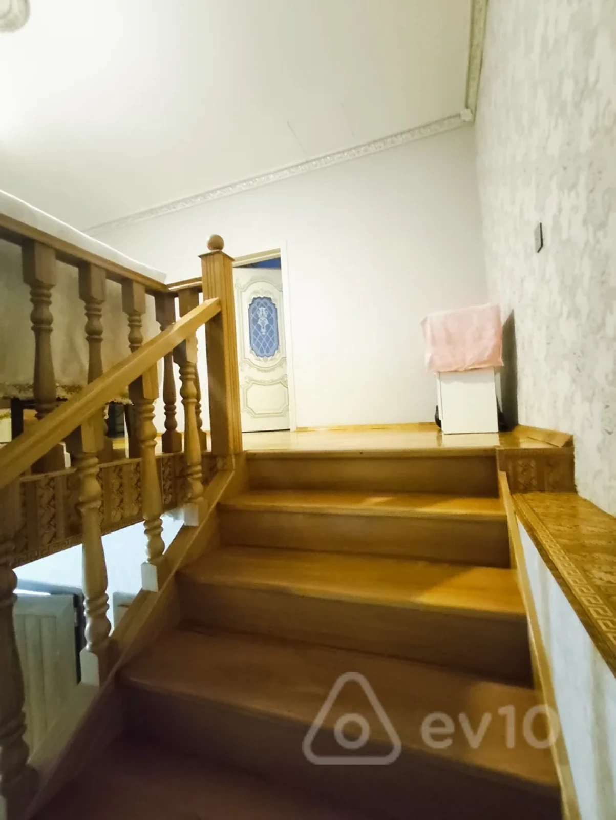 Satılır 5 otaqlı həyət evi 190 m²