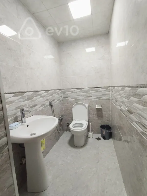 Satılır 5 otaqlı həyət evi 190 m²
