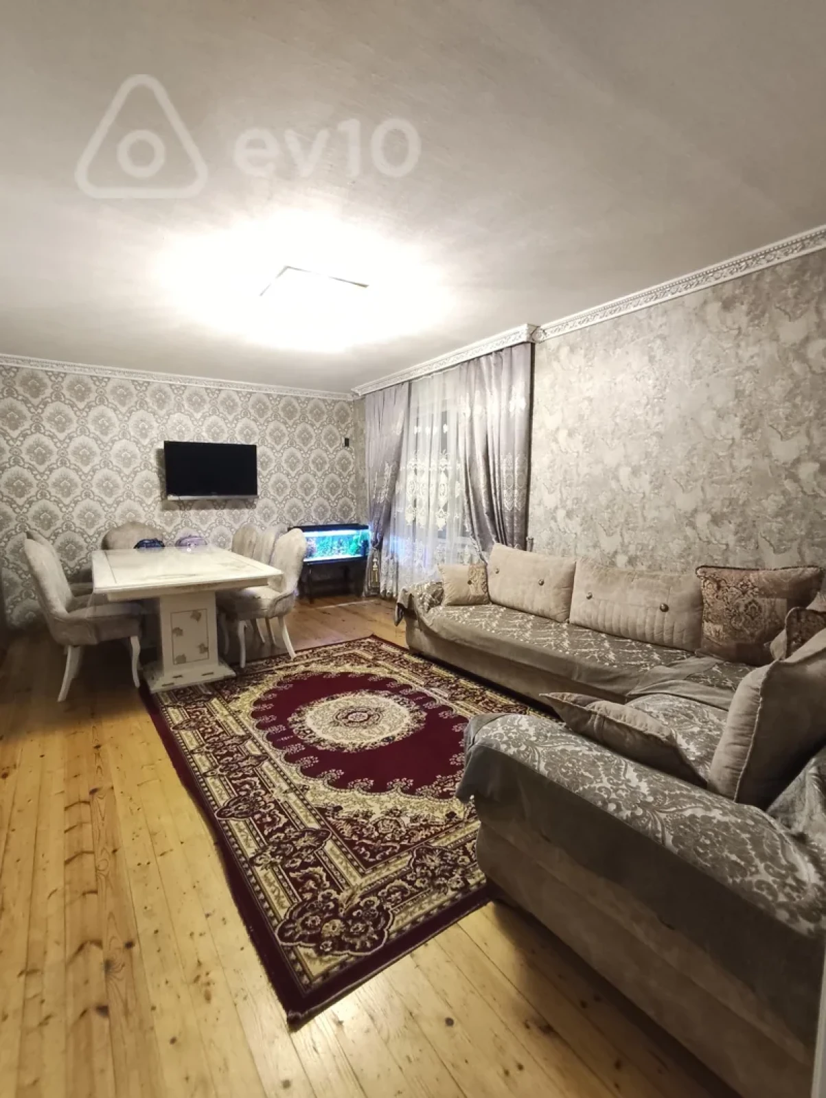 Satılır 5 otaqlı həyət evi 190 m²