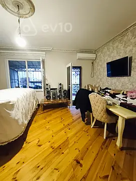 Satılır 5 otaqlı həyət evi 190 m²