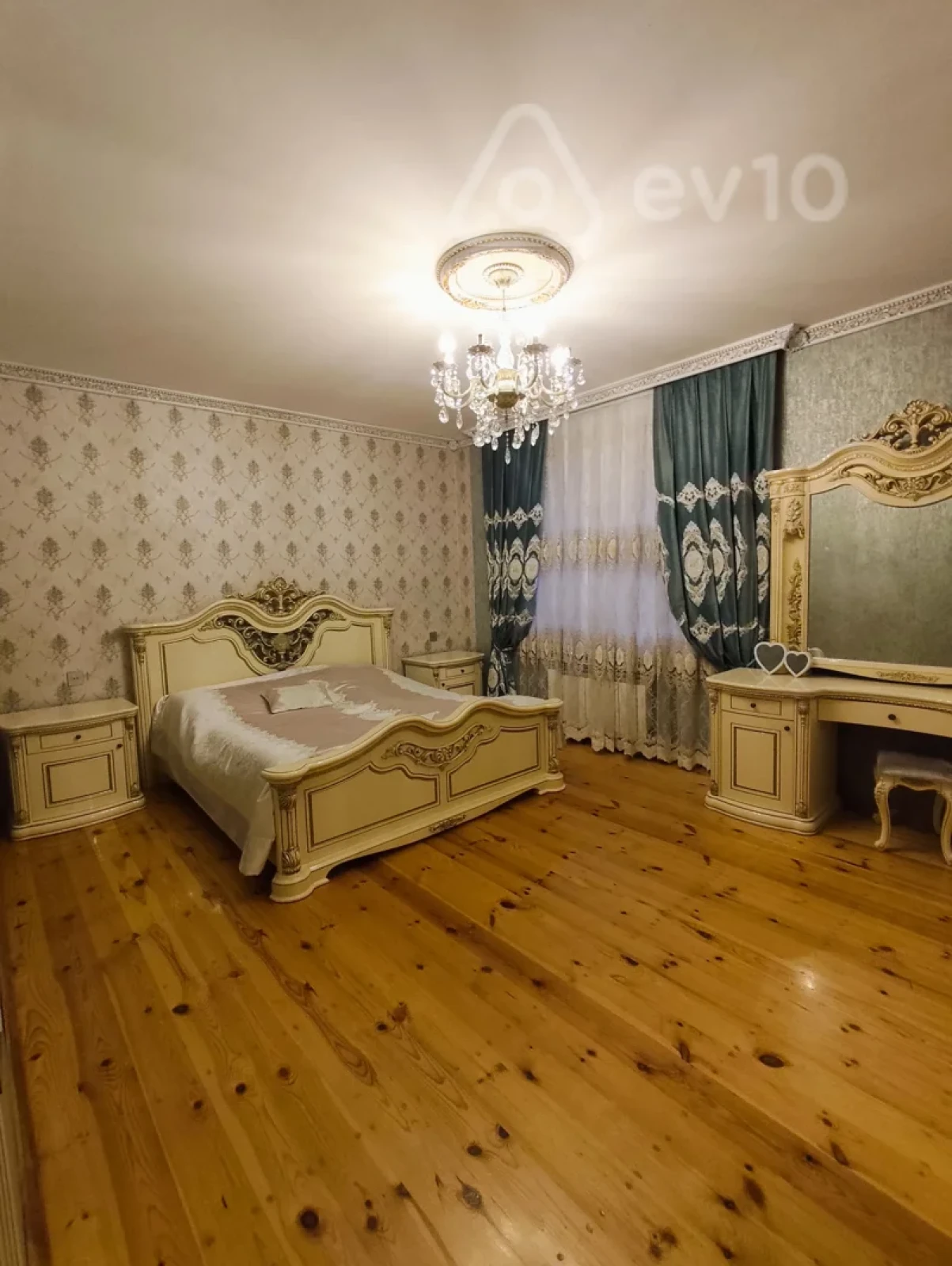 Satılır 5 otaqlı həyət evi 190 m²