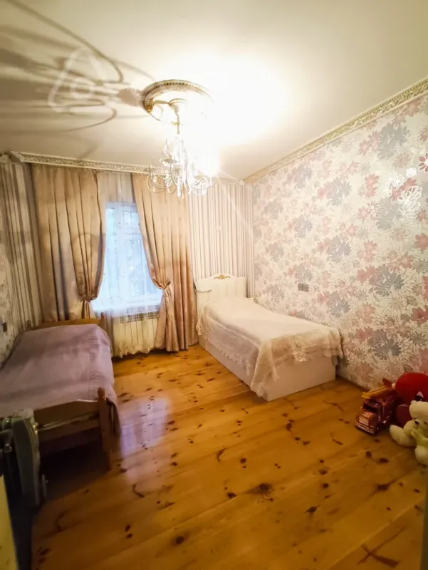 Satılır 5 otaqlı həyət evi 190 m²